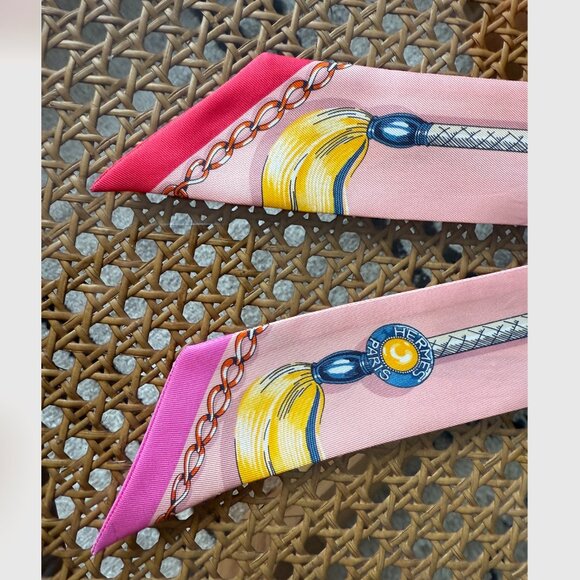 Authentic Hermès Cavalcades Silk Twilly - Picture 9 of 16